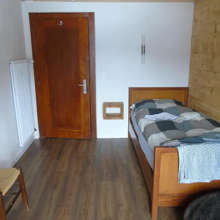 Room's Chez Beni Hostel Grächen