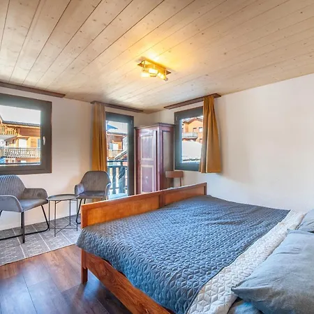 Хостел Room's Chez Beni *