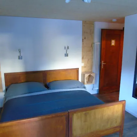 Room's Chez Beni Хостел *
